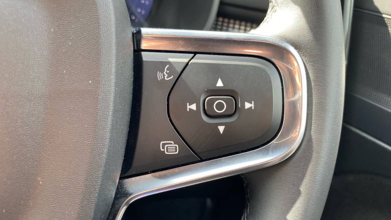 Volvo XC40 2.0 B3P Plus Dark 5dr Auto Petrol Estate
